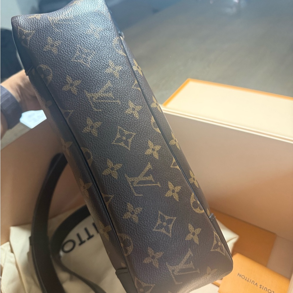 Authentic Louis Vuitton Odeon MM Monogram Shoulder Bag - Picture 9 of 9